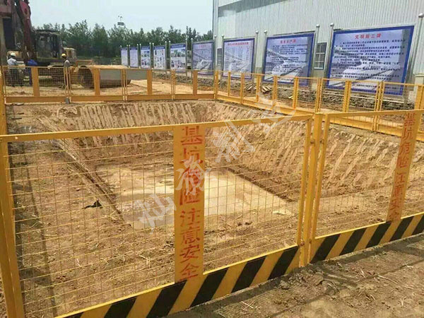 基坑護(hù)欄網(wǎng) 基坑護(hù)欄網(wǎng)